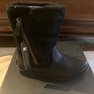 SOREL 
WOMEN'S EMELIE™ FOLDOVER BOOT BRAND NEW IN BOX WITH TAGS!!!